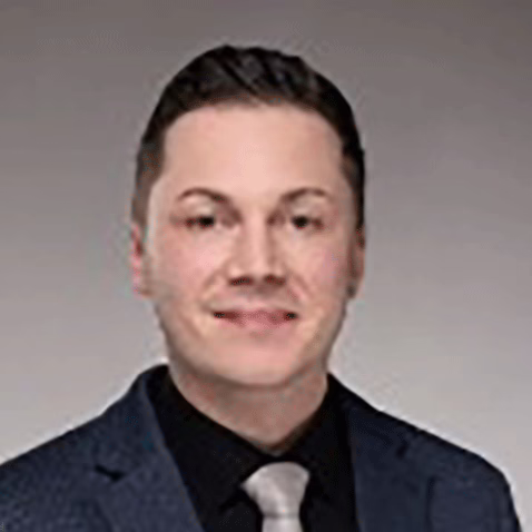 Bestatter Nick Wülfert